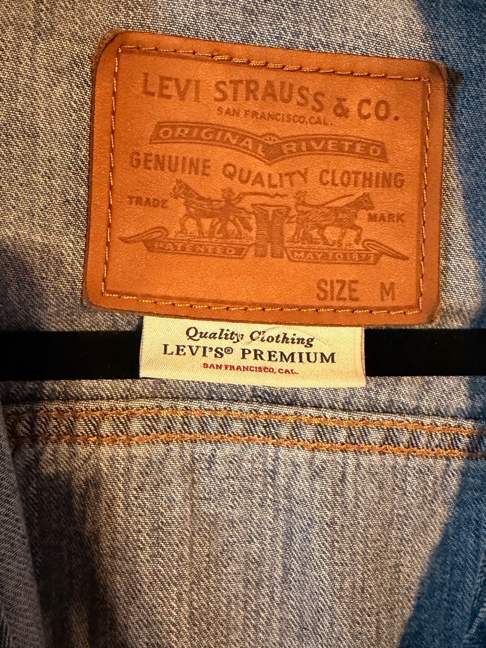 Levi's Light Blue Denim Jacket - Classic Trucker Size Medium - Picture 6 of 8